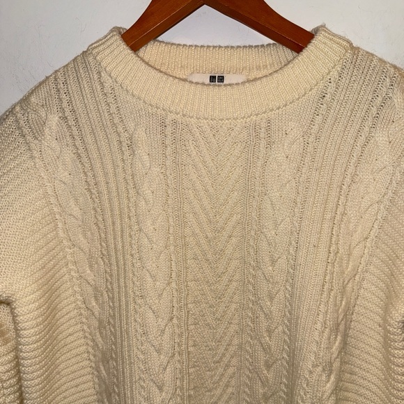 Uniqlo Women’s Cream Oversized Cable Knit Crew Neck Sweater, sz M - Picture 4 of 12